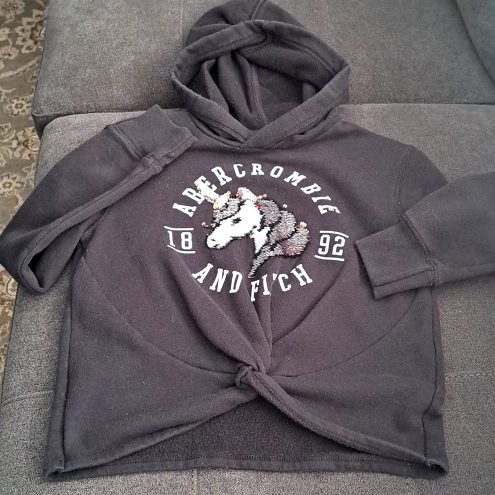 Abercrombie girls sequence sweater Black Size 9/10.